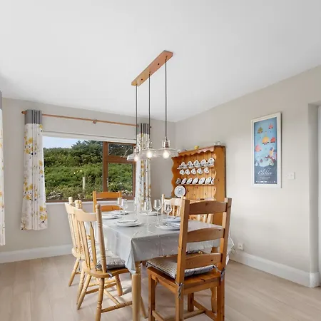 Mourneen Cottage, Hébergement de vacances *