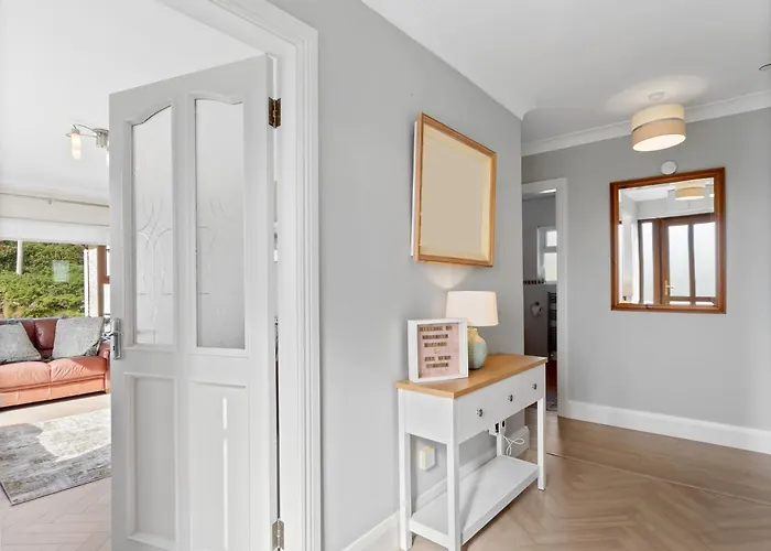 Mourneen Cottage, Cleggan